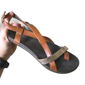 OluKai "Upena" Strappy Leather Flat Sandals Womens Sz 8 Gold/Brown Ankle Strap
